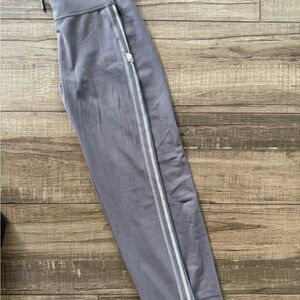 Vuori Gray Leggings with White Stripe
